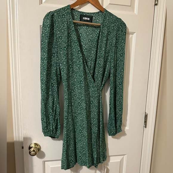 ✨NWT✨ Reformation Luca Dress in Green Verdugo - Picture 5 of 10